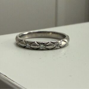 CHANEL Coco crush platinum ring with 3 diamonds